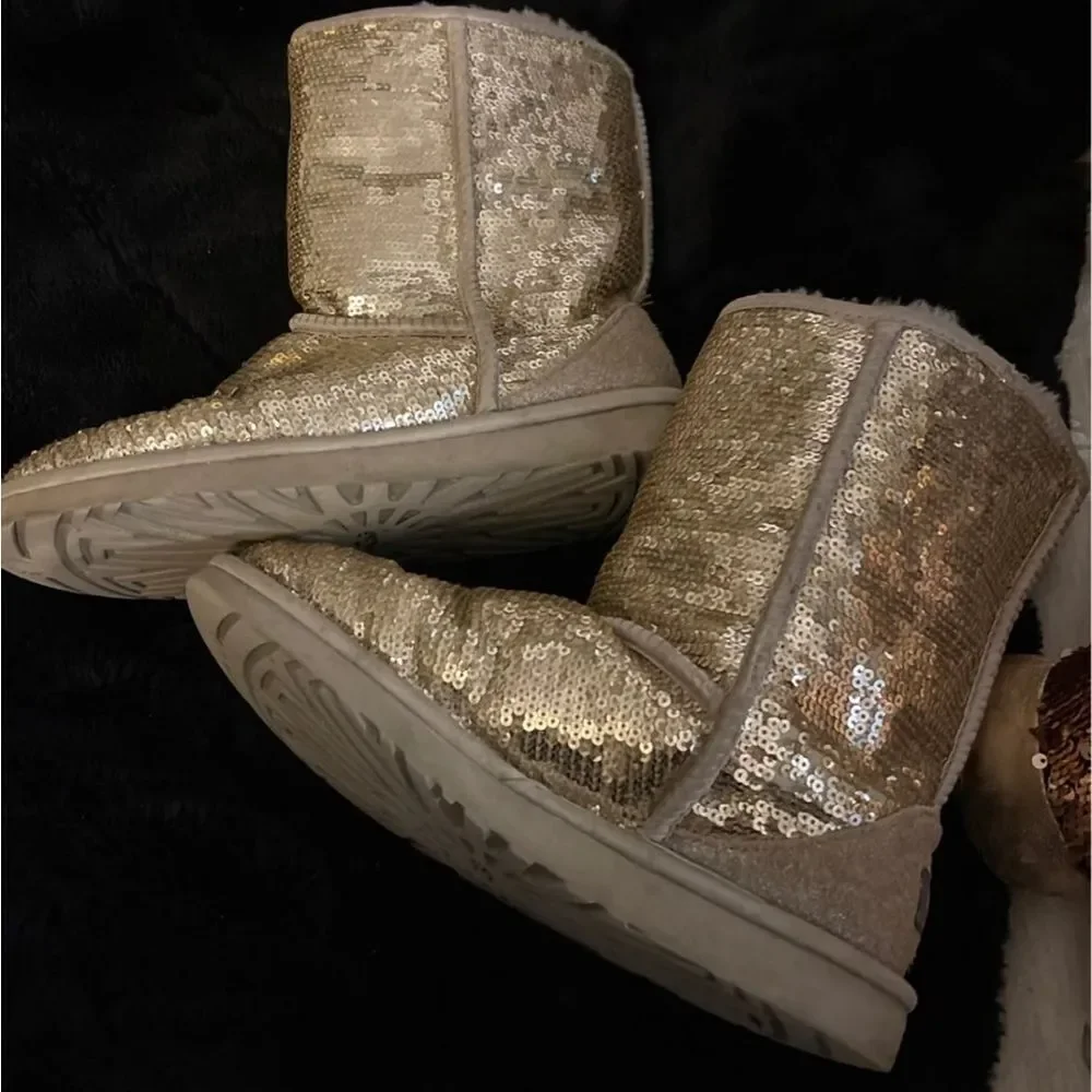 Sz 8 UGG classic short boot- gold sequin bling- EuC - Picture 2 of 15